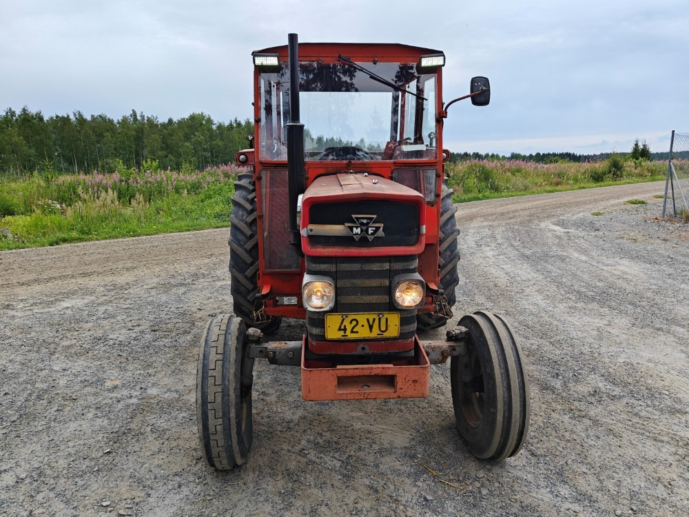 MASSEY FERGUSON 165S traktori, katso video! - Traktor: pilt 4 MASSEY FERGUSON 165S traktori, katso video! - Traktor: pilt 4