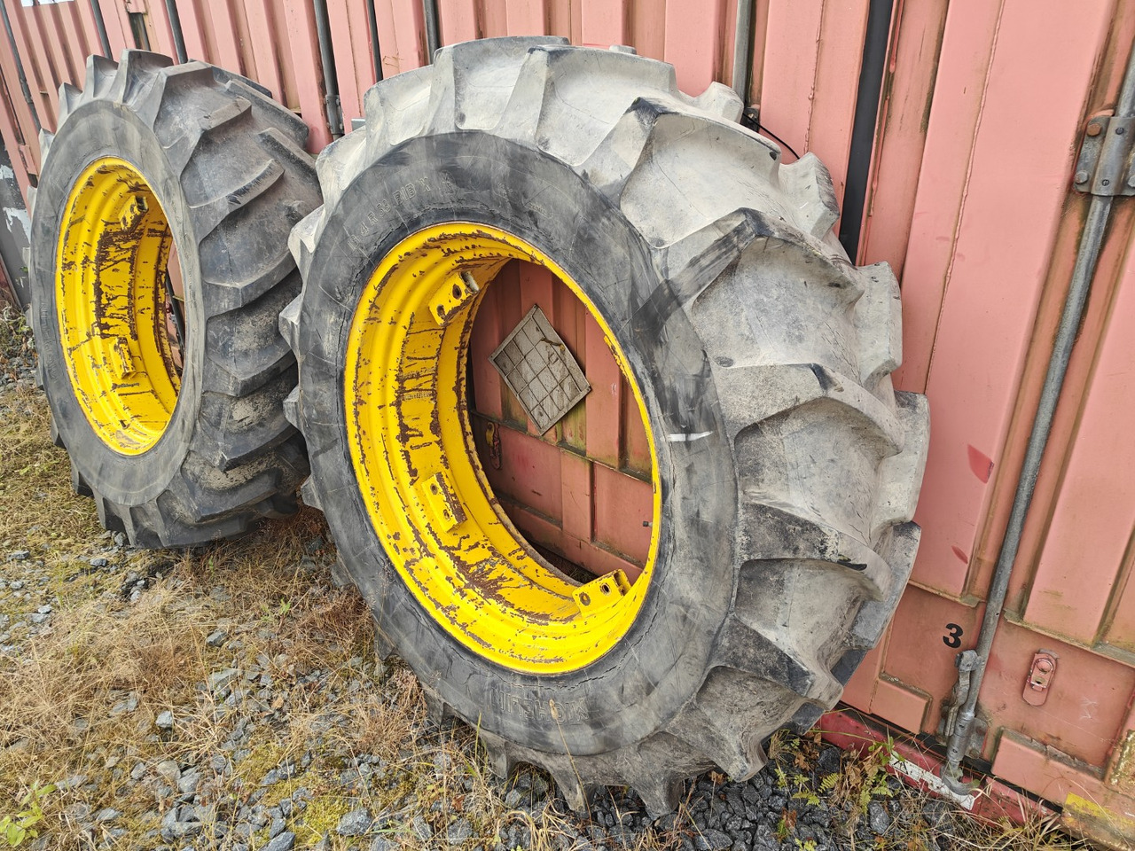 MICHELIN 18.4R38 traktorin renkaat - Rehvid ja veljed - Traktor: pilt 2 MICHELIN 18.4R38 traktorin renkaat - Rehvid ja veljed - Traktor: pilt 2