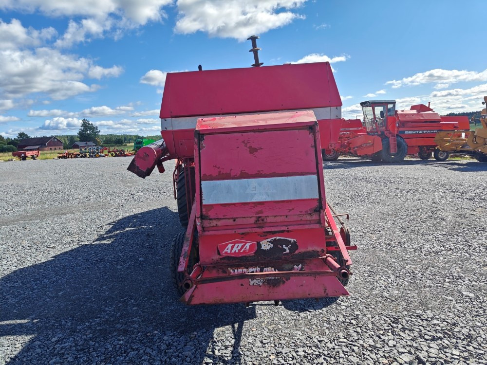 Massey Ferguson 187 Katso video! - Kombain: pilt 3 Massey Ferguson 187 Katso video! - Kombain: pilt 3