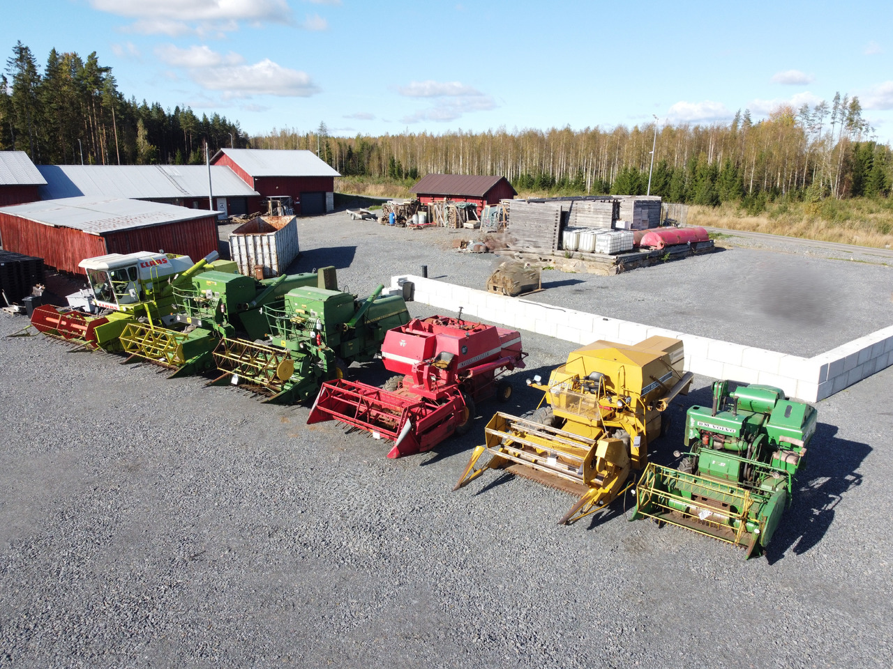 Puimureita / Combine harvesters 6kpl / 6pcs - Claas, John Deere, Massey Ferguson... - Kombain: pilt 2 Puimureita / Combine harvesters 6kpl / 6pcs - Claas, John Deere, Massey Ferguson... - Kombain: pilt 2