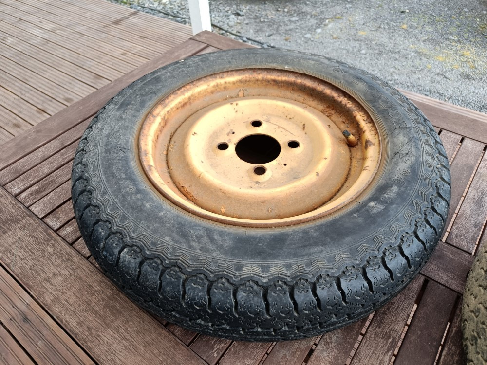 Renkaat 165SR15 vanteilla 2 kpl Heywang paalaimesta - Komplektne ratas - Heinapress, kandiline: pilt 1 Renkaat 165SR15 vanteilla 2 kpl Heywang paalaimesta - Komplektne ratas - Heinapress, kandiline: pilt 1