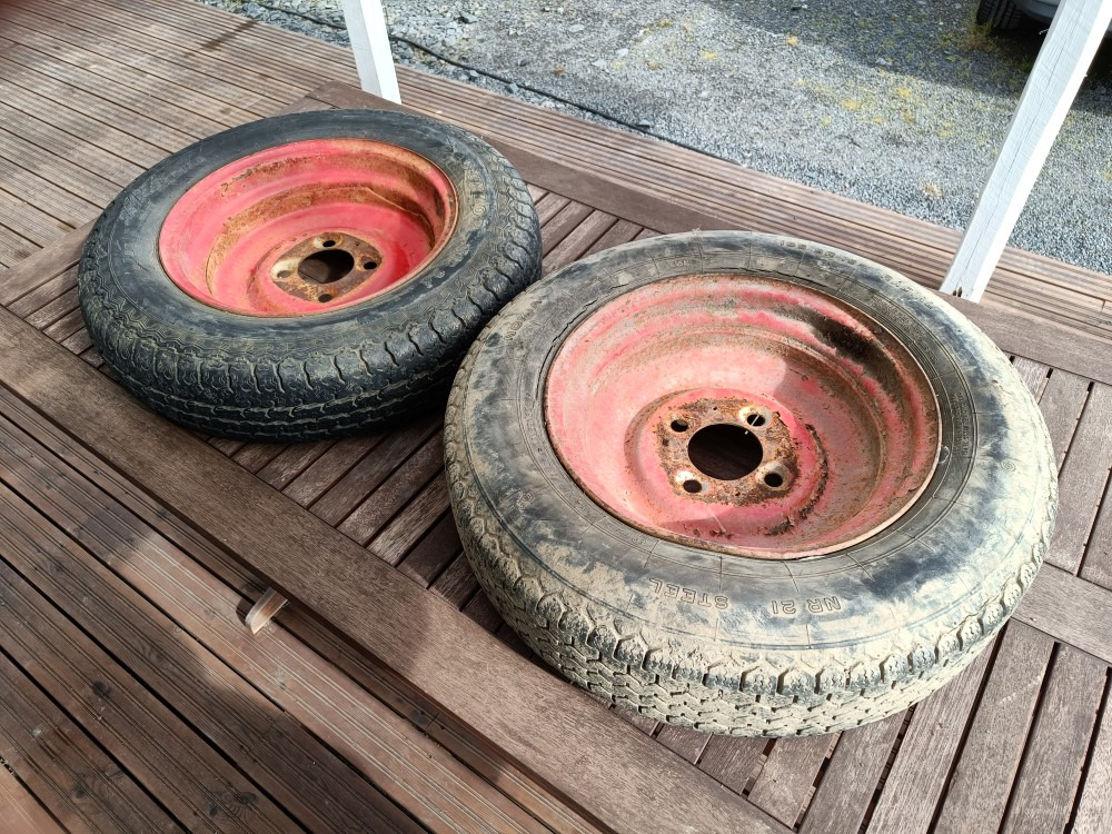 Renkaat 165SR15 vanteilla 2 kpl Heywang paalaimesta - Komplektne ratas - Heinapress, kandiline: pilt 4 Renkaat 165SR15 vanteilla 2 kpl Heywang paalaimesta - Komplektne ratas - Heinapress, kandiline: pilt 4