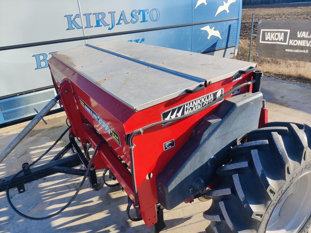 Simulta Junkkari 250cm kylvölannoitin kiekkovantaat takana - Kombain-külvimasin: pilt 4 Simulta Junkkari 250cm kylvölannoitin kiekkovantaat takana - Kombain-külvimasin: pilt 4