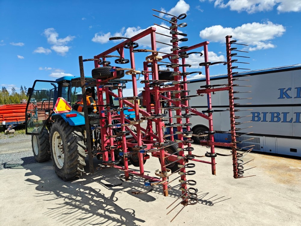 VM 450 cm, hydraulisesti taittuva, etulana ja jälkihara, katso video! - Vedruäke: pilt 2 VM 450 cm, hydraulisesti taittuva, etulana ja jälkihara, katso video! - Vedruäke: pilt 2