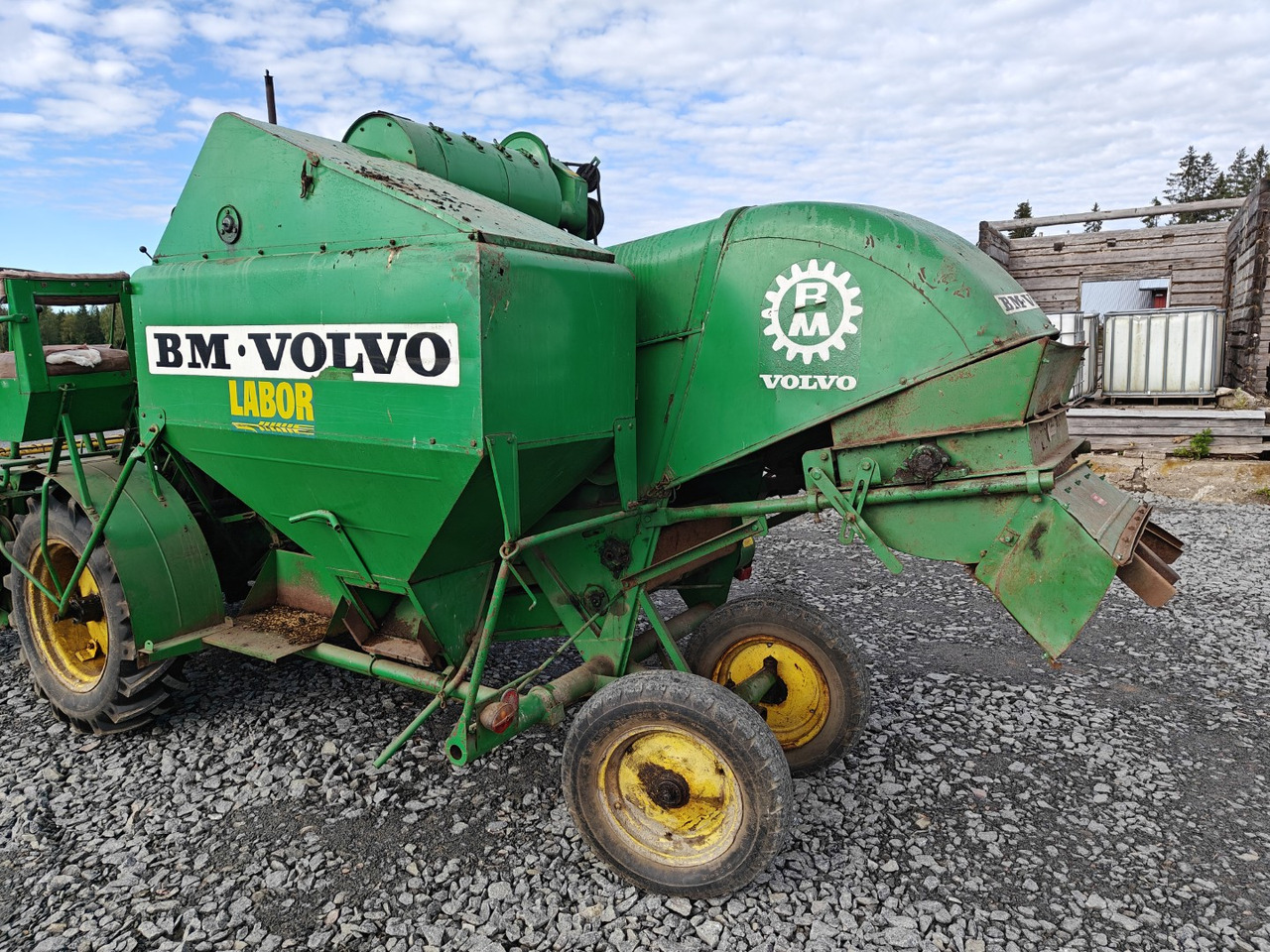 Volvo BM ST257 leikkuupuimuri työleveys 190cm, vaikka koeruutupuimuriksi, katso video! - Kombain: pilt 5 Volvo BM ST257 leikkuupuimuri työleveys 190cm, vaikka koeruutupuimuriksi, katso video! - Kombain: pilt 5