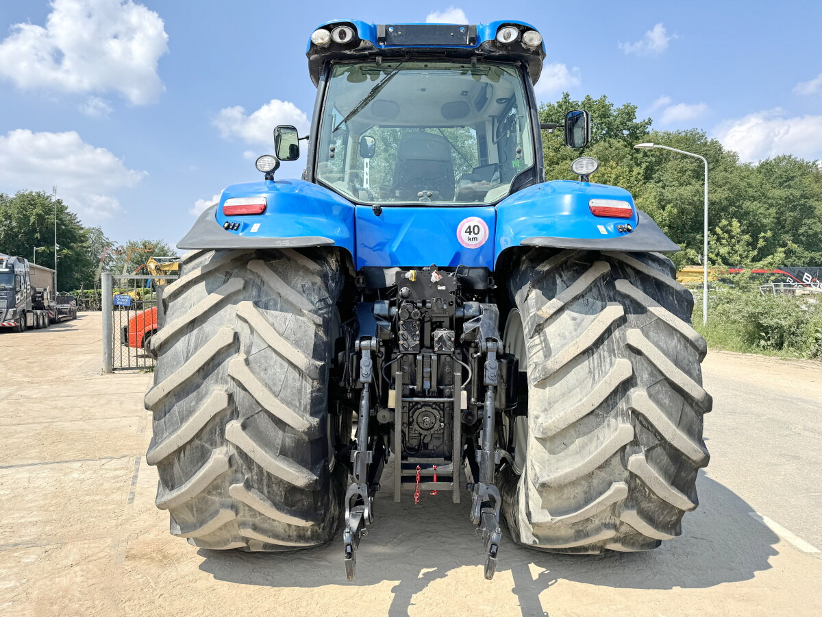 NEW HOLLAND T8.360 4WD - Traktor: pilt 3 NEW HOLLAND T8.360 4WD - Traktor: pilt 3
