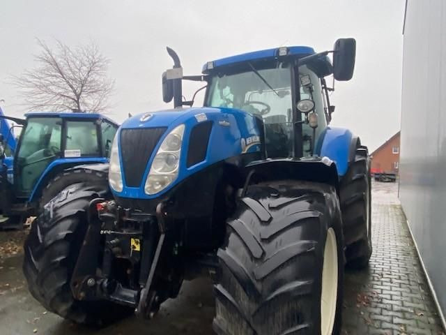 New Holland T7.220 - Traktor: pilt 2 New Holland T7.220 - Traktor: pilt 2