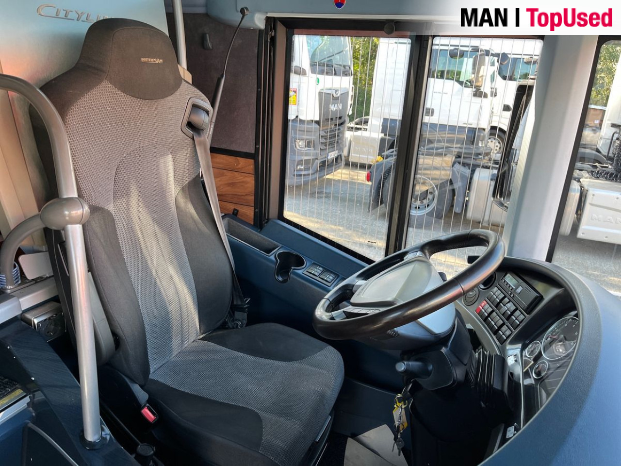 NEOPLAN CITYLINER 2 / N 1218 HDL Euro6 Intarder Klima AHK - Kaugsõidu buss: pilt 4 NEOPLAN CITYLINER 2 / N 1218 HDL Euro6 Intarder Klima AHK - Kaugsõidu buss: pilt 4