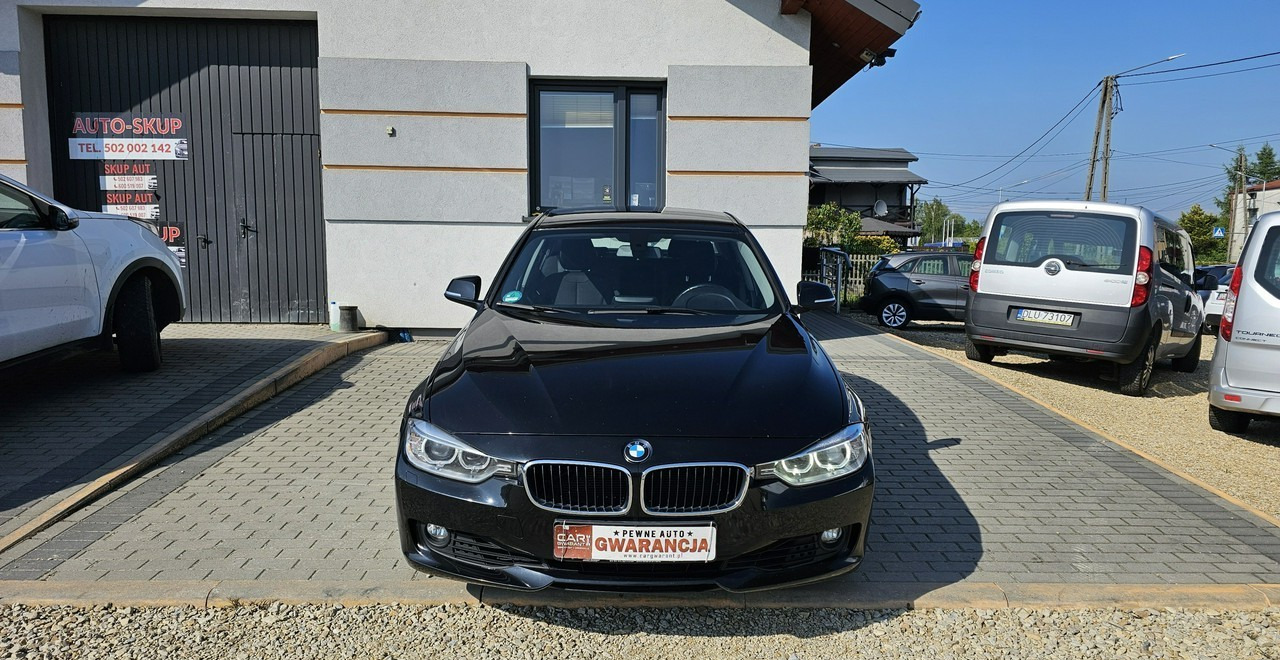 BMW SERIA 3 V (F30/F31/F34) BMW SERIA 3 BMW 330D xDrive ładny stan 4x4 sedan - Sedaan: pilt 2 BMW SERIA 3 V (F30/F31/F34) BMW SERIA 3 BMW 330D xDrive ładny stan 4x4 sedan - Sedaan: pilt 2