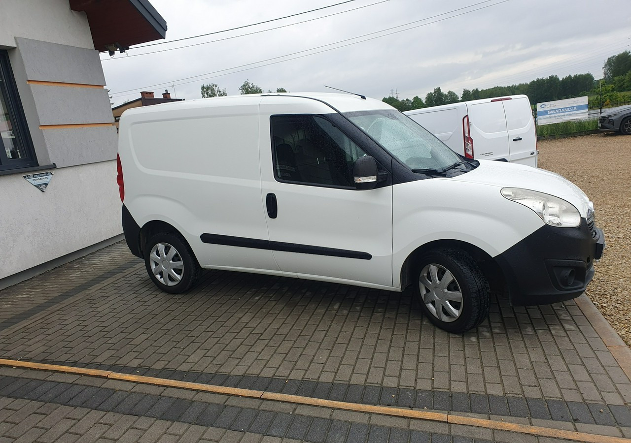 Opel Combo Opel Combo 1.4 Benzyna Polski Salon - Kaubik: pilt 4 Opel Combo Opel Combo 1.4 Benzyna Polski Salon - Kaubik: pilt 4