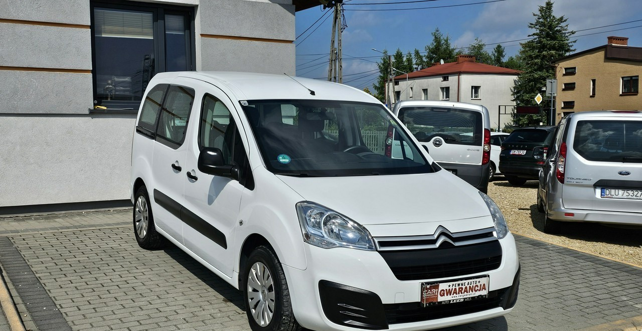 Peugeot Partner II 5 -osobowy - Auto: pilt 2 Peugeot Partner II 5 -osobowy - Auto: pilt 2