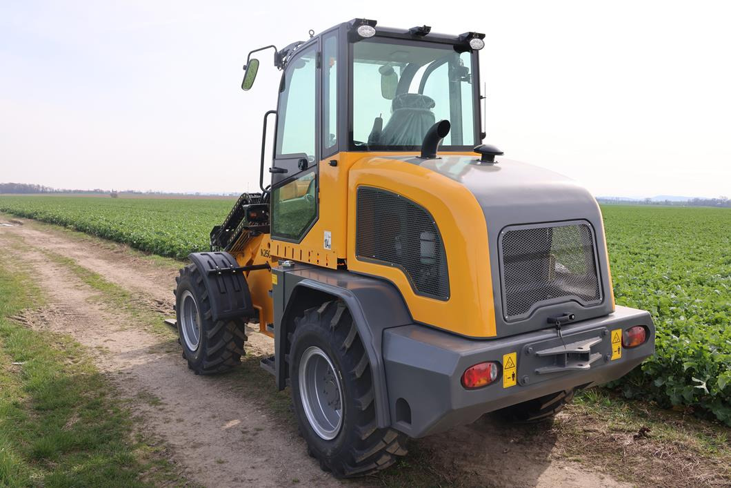 APS 2500 / T - Teleskooprataslaadur: pilt 4 APS 2500 / T - Teleskooprataslaadur: pilt 4