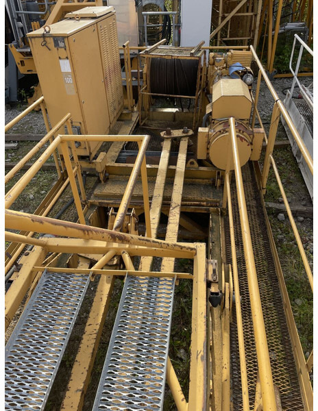 Liebherr 140EC-H10 - Tornkraana: pilt 3 Liebherr 140EC-H10 - Tornkraana: pilt 3