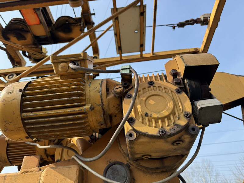 Liebherr 32K x2 in packet, 1993yom, cabin - Isepaigalduv kraana: pilt 3 Liebherr 32K x2 in packet, 1993yom, cabin - Isepaigalduv kraana: pilt 3