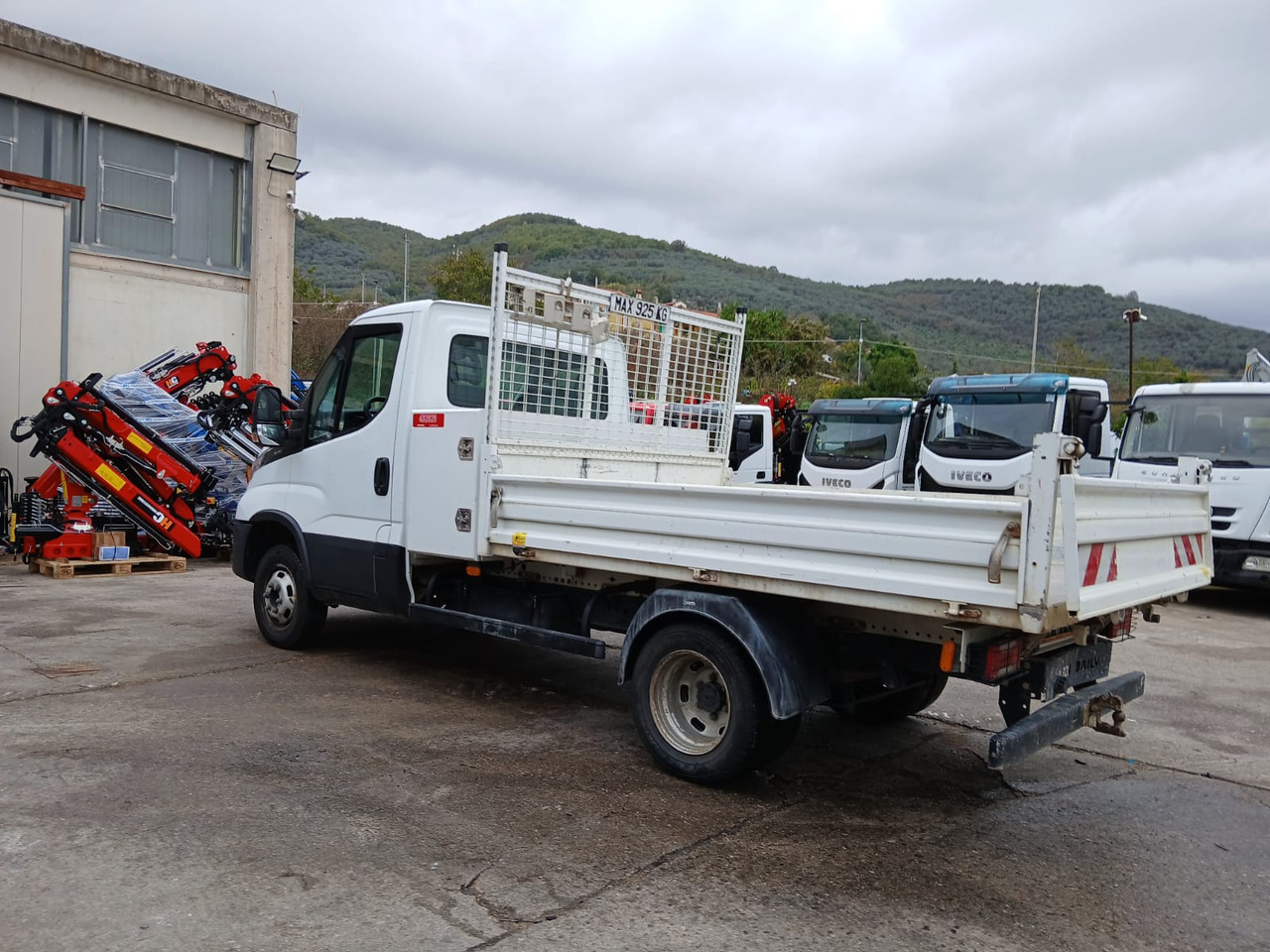 IVECO DAILY 35-120 - Kraanaga veoauto: pilt 5 IVECO DAILY 35-120 - Kraanaga veoauto: pilt 5