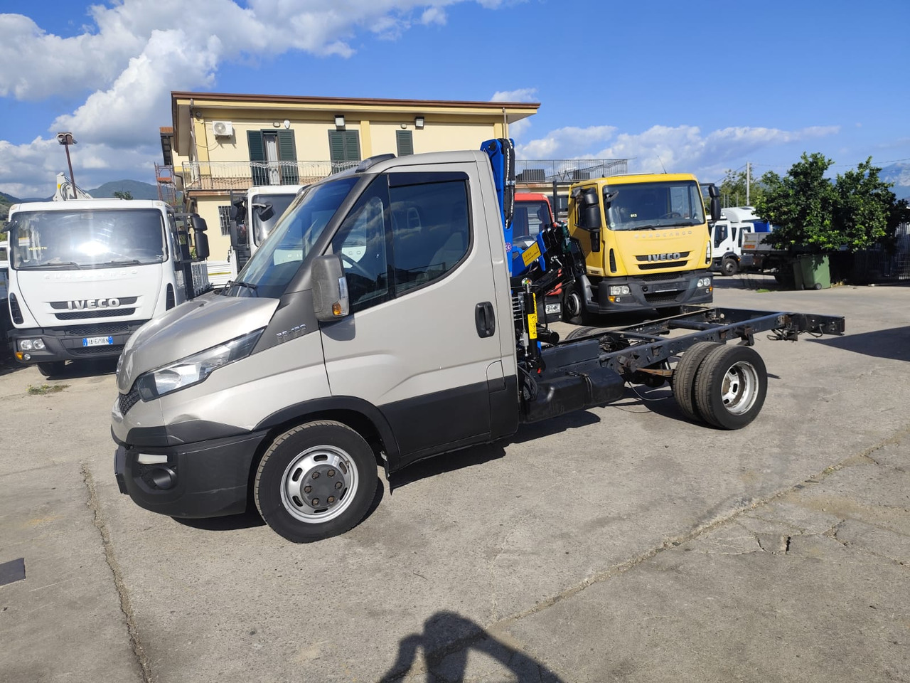 IVECO DAILY 35-130 - Tarbesõiduk kallur: pilt 2 IVECO DAILY 35-130 - Tarbesõiduk kallur: pilt 2