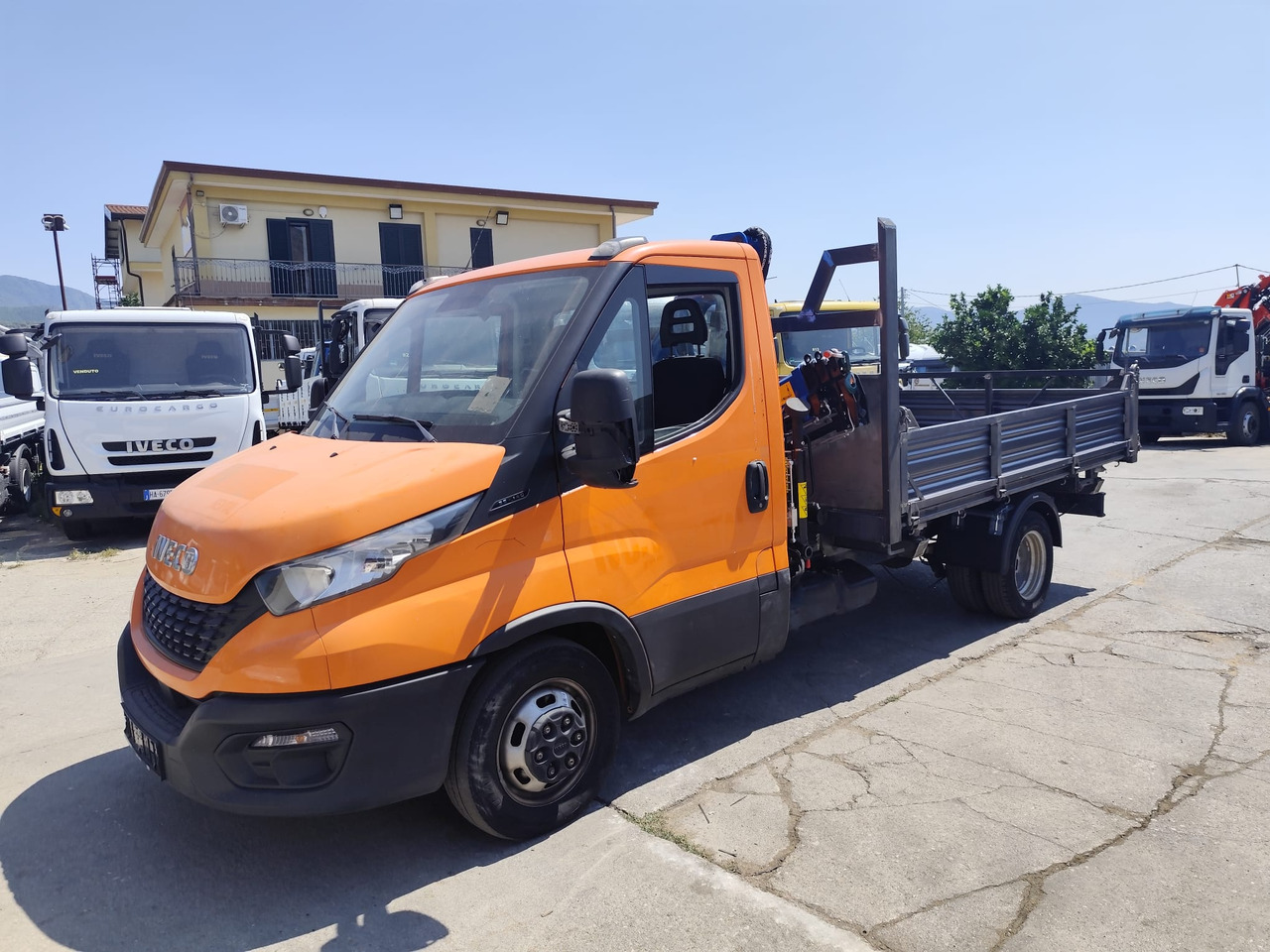 IVECO DAILY 35-140 - Kraanaga veoauto: pilt 1 IVECO DAILY 35-140 - Kraanaga veoauto: pilt 1