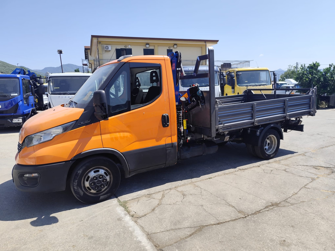 IVECO DAILY 35-140 - Kraanaga veoauto: pilt 2 IVECO DAILY 35-140 - Kraanaga veoauto: pilt 2