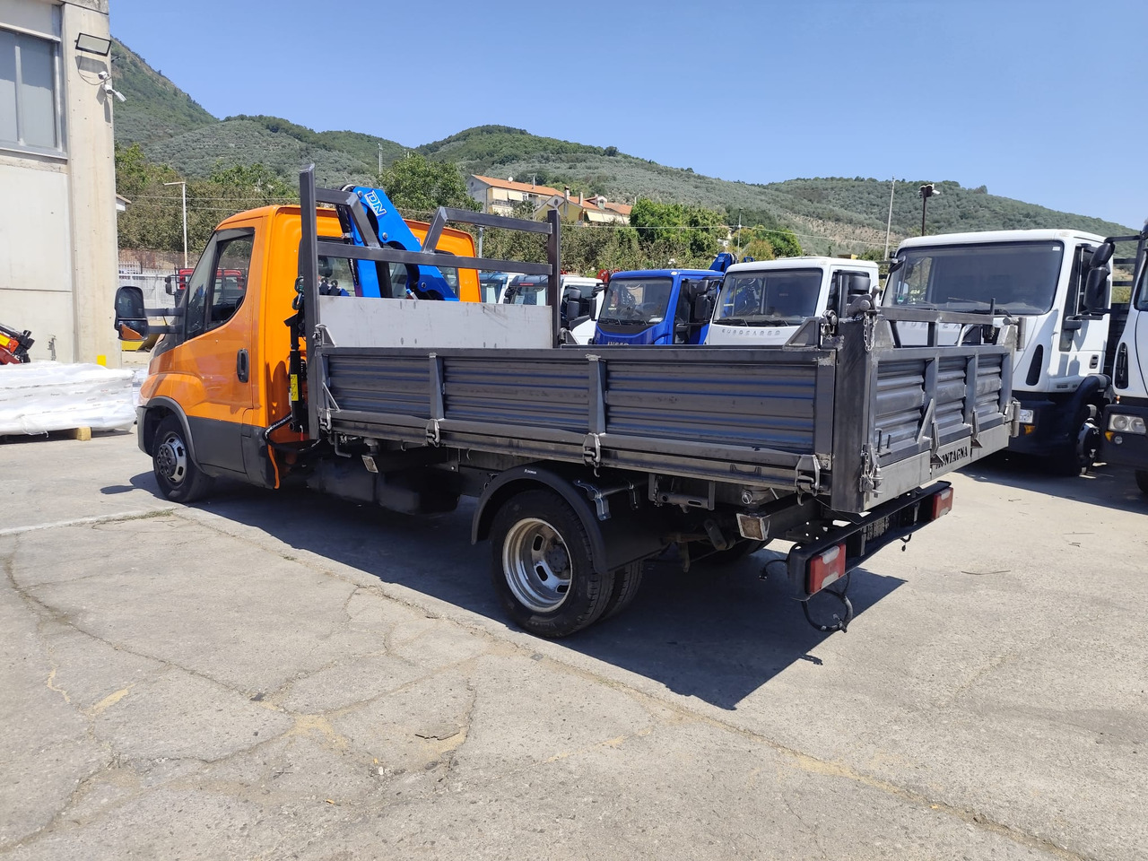 IVECO DAILY 35-140 - Kraanaga veoauto: pilt 5 IVECO DAILY 35-140 - Kraanaga veoauto: pilt 5