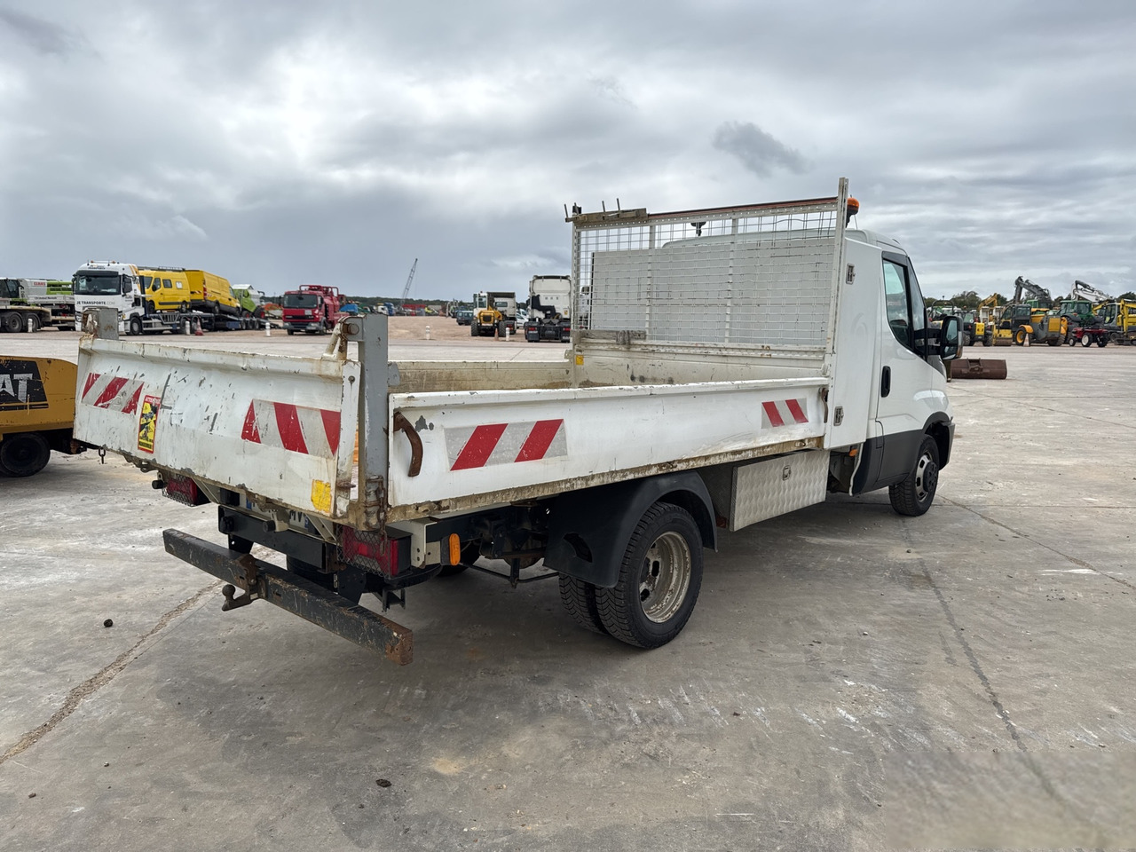 IVECO DAILY 35-150 - Tarbesõiduk kallur: pilt 4 IVECO DAILY 35-150 - Tarbesõiduk kallur: pilt 4