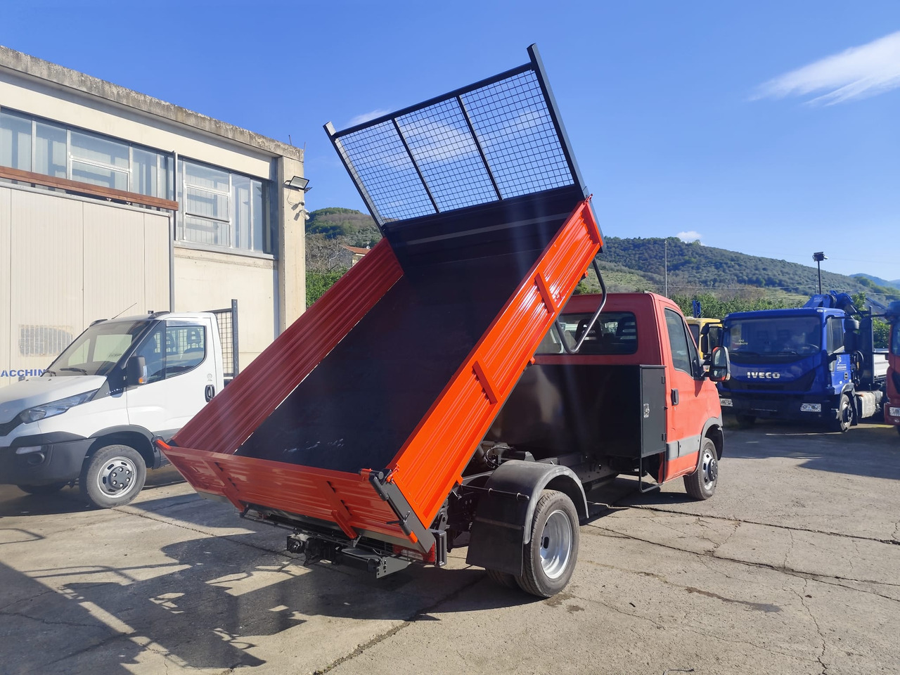 IVECO DAILY 35C13 - Tarbesõiduk kallur: pilt 4 IVECO DAILY 35C13 - Tarbesõiduk kallur: pilt 4