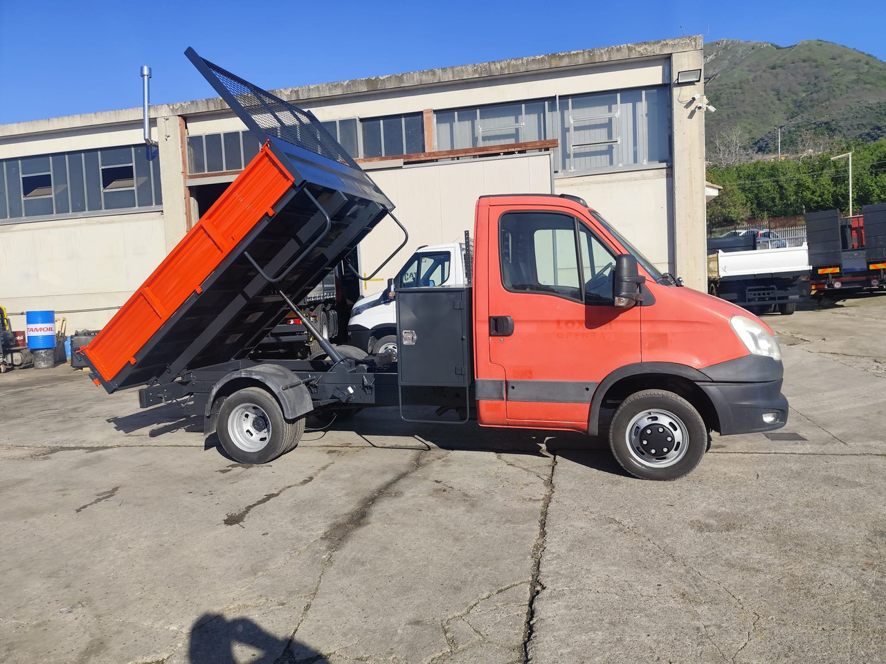 IVECO DAILY 35C13 - Tarbesõiduk kallur: pilt 5 IVECO DAILY 35C13 - Tarbesõiduk kallur: pilt 5