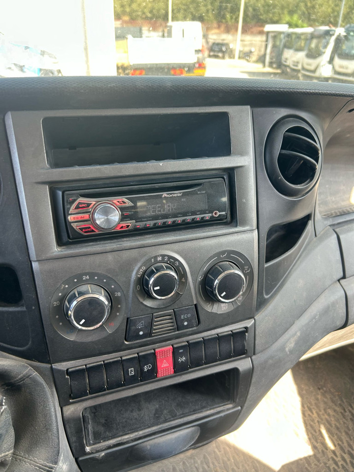IVECO DAILY 35C13 - Tarbesõiduk kallur: pilt 4 IVECO DAILY 35C13 - Tarbesõiduk kallur: pilt 4