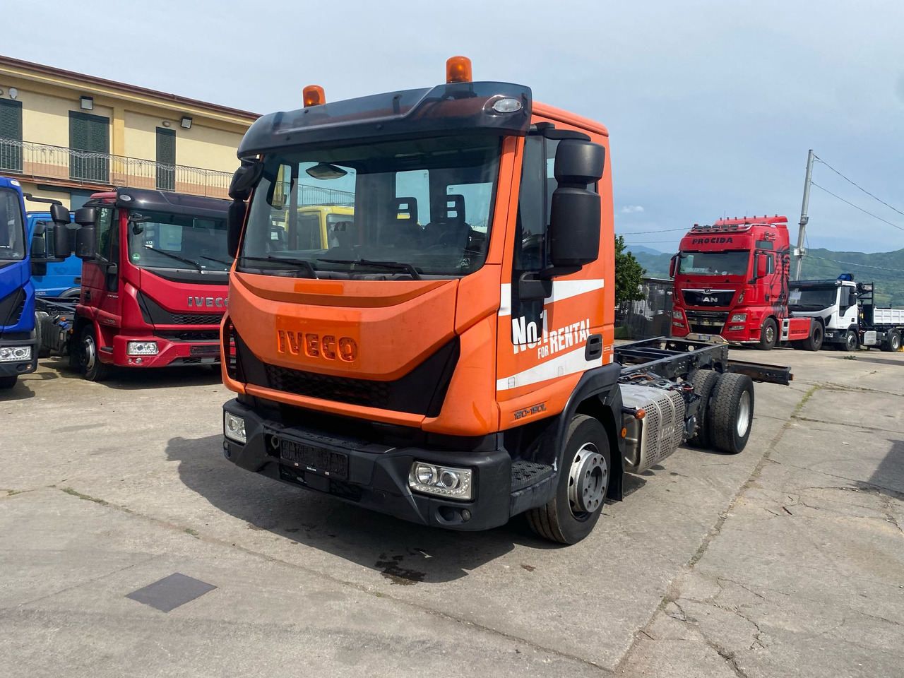 IVECO EUROCARGO 120-90L - Kabiinišassiiga veoauto: pilt 1 IVECO EUROCARGO 120-90L - Kabiinišassiiga veoauto: pilt 1