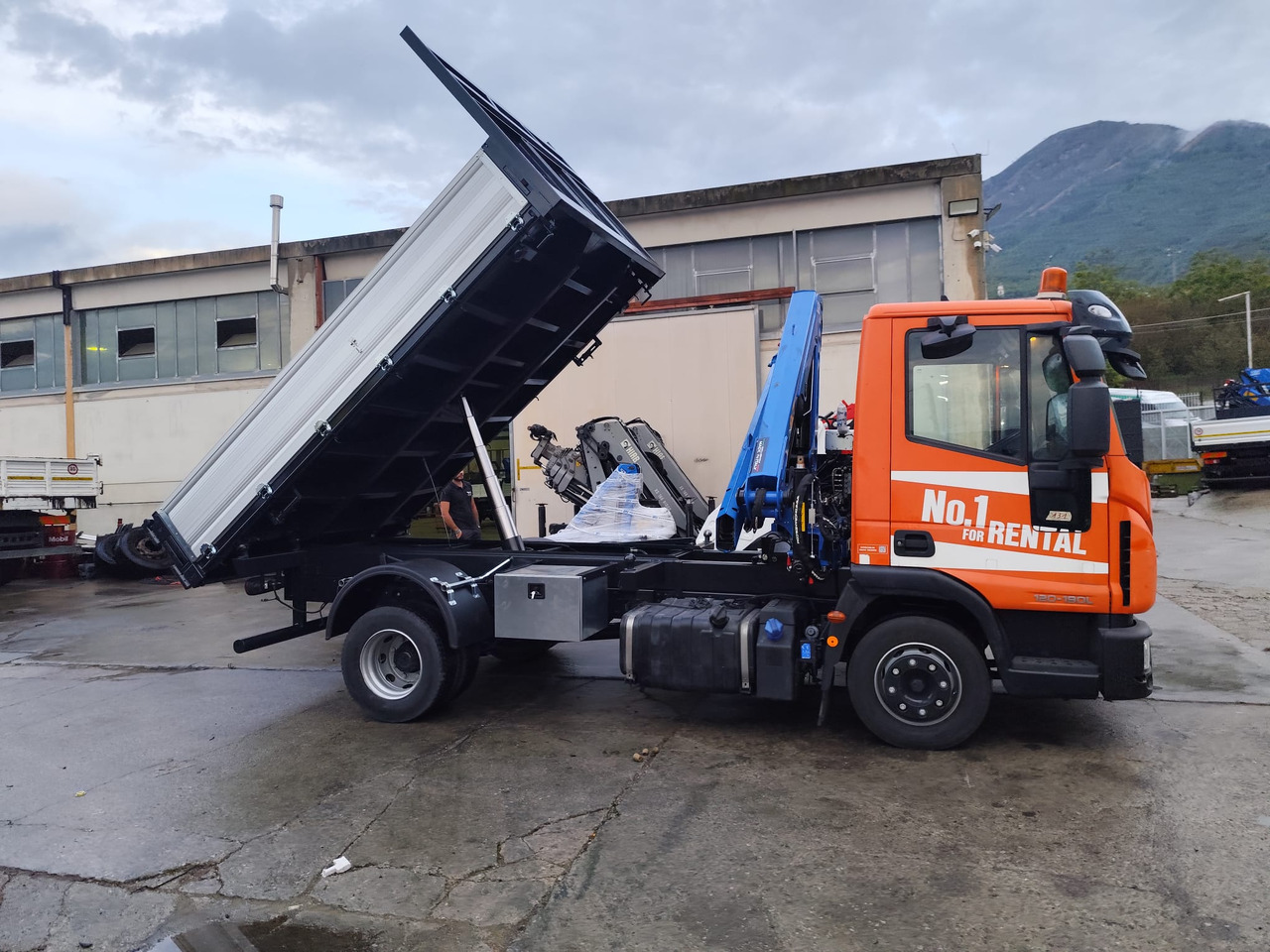 IVECO EUROCARGO 120-90L - Kraanaga veoauto: pilt 5 IVECO EUROCARGO 120-90L - Kraanaga veoauto: pilt 5