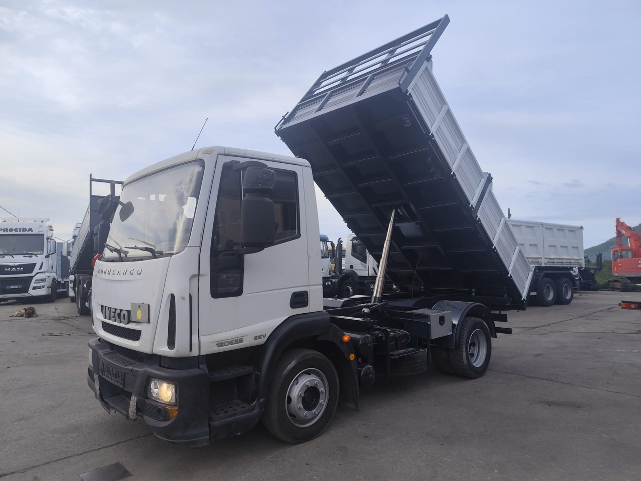 IVECO EUROCARGO 120E25 - Kallurauto: pilt 1 IVECO EUROCARGO 120E25 - Kallurauto: pilt 1