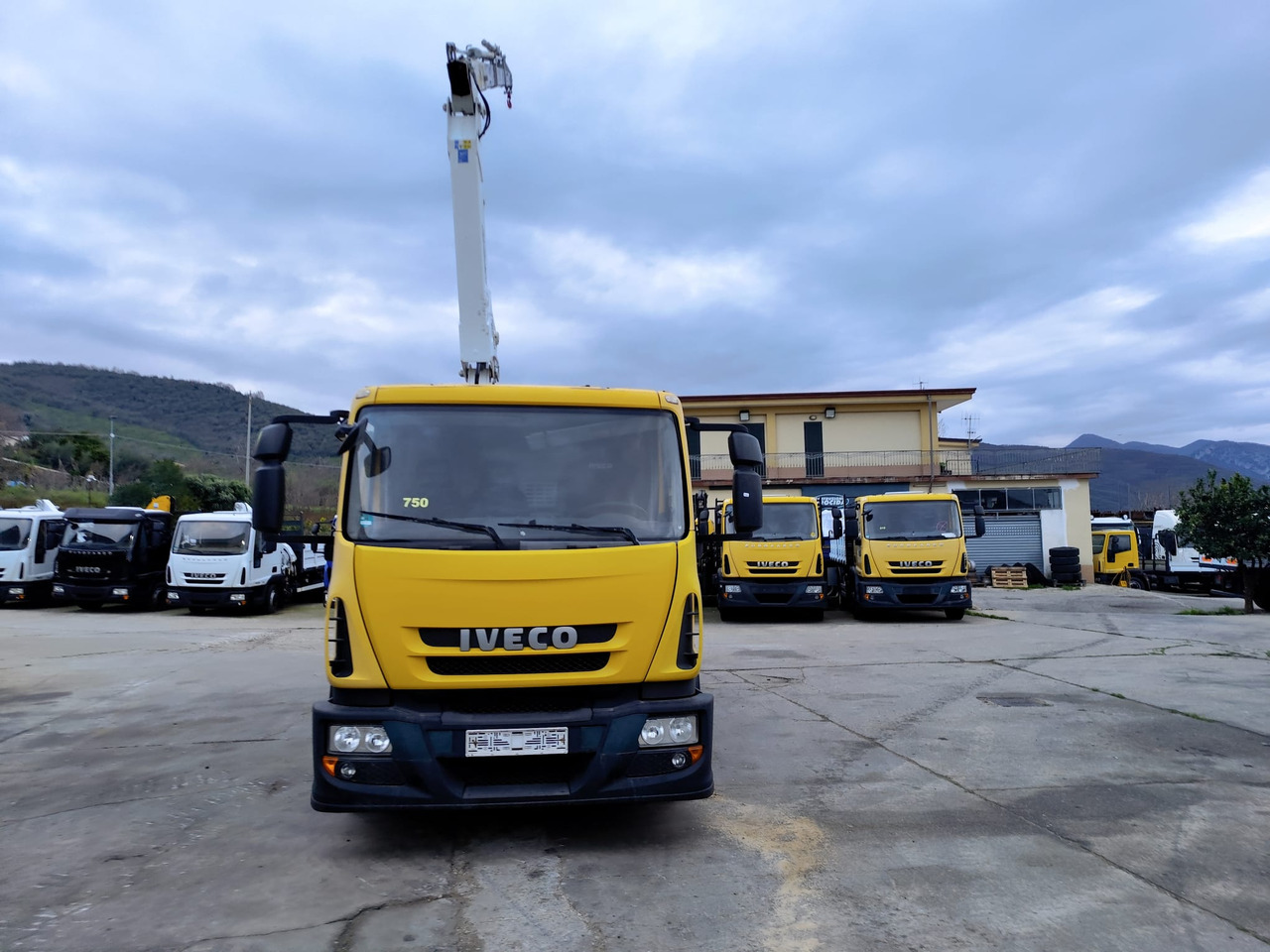 Kraanaga veoauto, Kallurauto IVECO EUROCARGO 120E28P: pilt 26 Kraanaga veoauto, Kallurauto IVECO EUROCARGO 120E28P: pilt 26