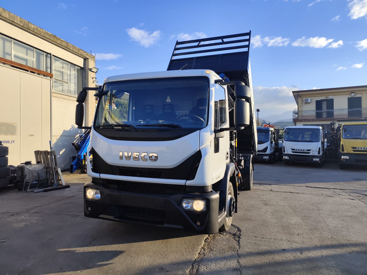 IVECO EUROCARGO 120E28P - Kraanaga veoauto: pilt 3 IVECO EUROCARGO 120E28P - Kraanaga veoauto: pilt 3