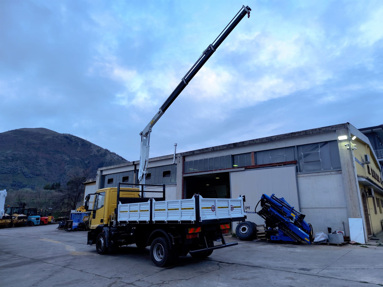 Kraanaga veoauto, Kallurauto IVECO EUROCARGO 120E28P: pilt 21 Kraanaga veoauto, Kallurauto IVECO EUROCARGO 120E28P: pilt 21