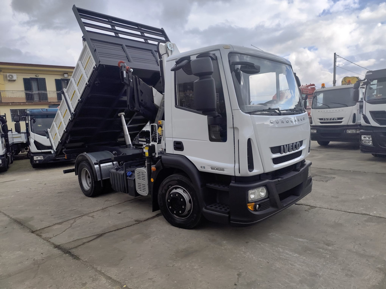 IVECO EUROCARGO 120E28P liising IVECO EUROCARGO 120E28P: pilt 31