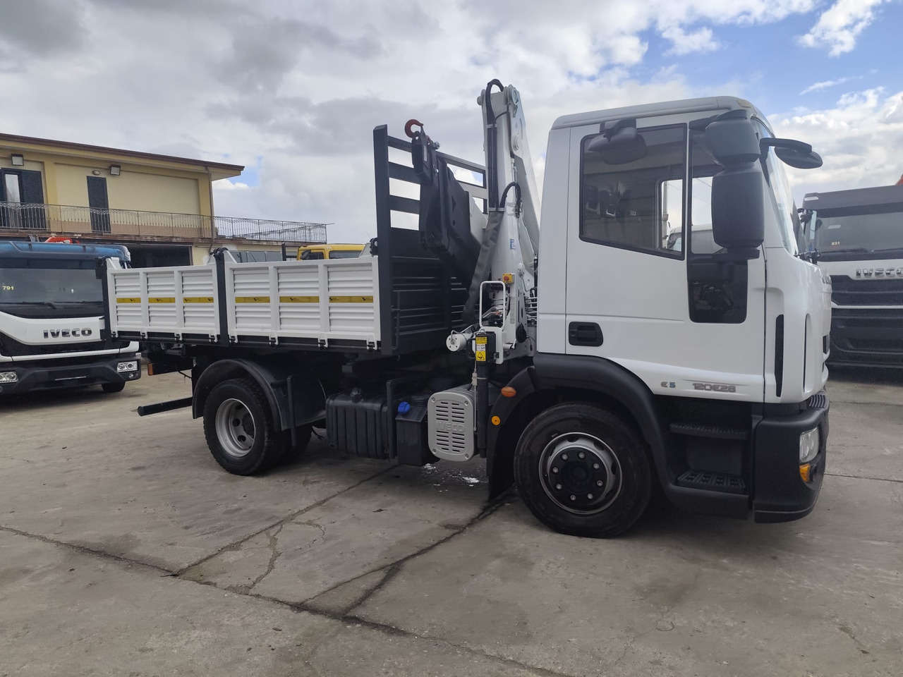 IVECO EUROCARGO 120E28P liising IVECO EUROCARGO 120E28P: pilt 15