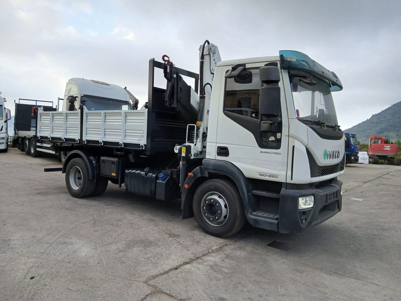 IVECO EUROCARGO 140-250 - Kraanaga veoauto: pilt 5 IVECO EUROCARGO 140-250 - Kraanaga veoauto: pilt 5