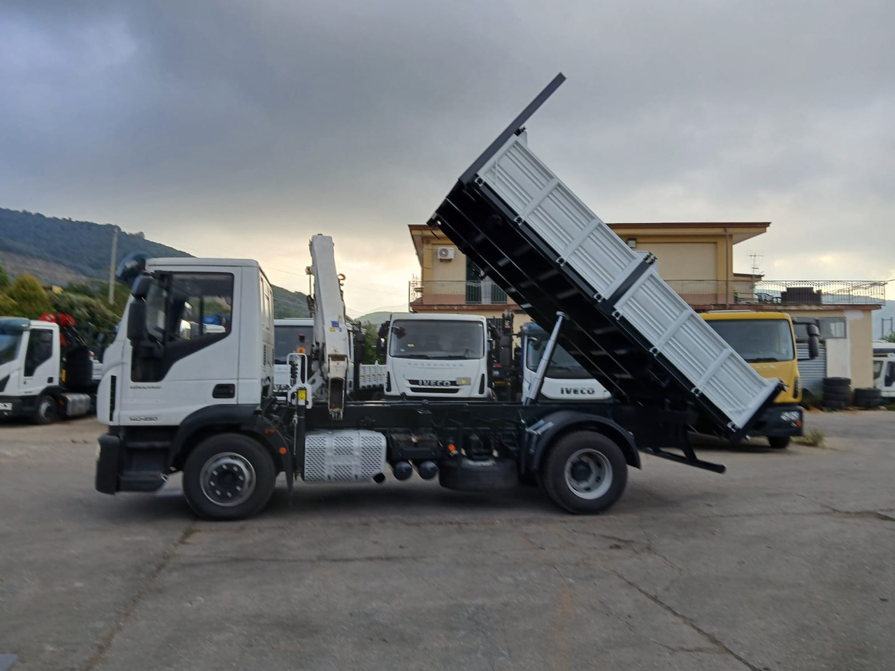 Kraanaga veoauto, Kallurauto IVECO EUROCARGO 140-250: pilt 29