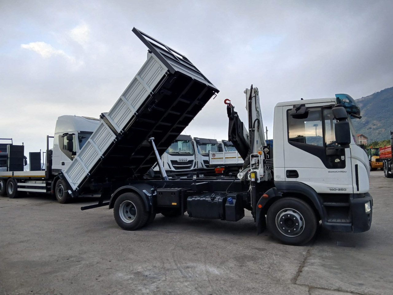 Kraanaga veoauto, Kallurauto IVECO EUROCARGO 140-250: pilt 23