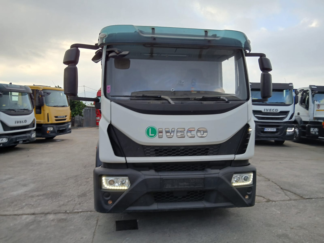 IVECO EUROCARGO 140-250 - Kraanaga veoauto: pilt 3 IVECO EUROCARGO 140-250 - Kraanaga veoauto: pilt 3