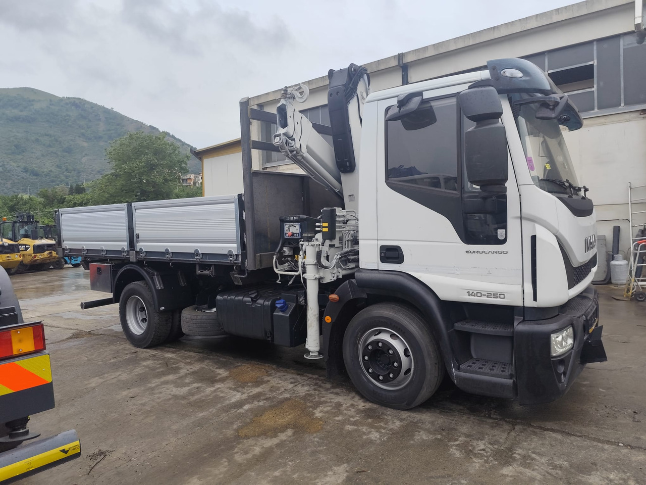 IVECO EUROCARGO 140-250 - Kraanaga veoauto: pilt 5 IVECO EUROCARGO 140-250 - Kraanaga veoauto: pilt 5