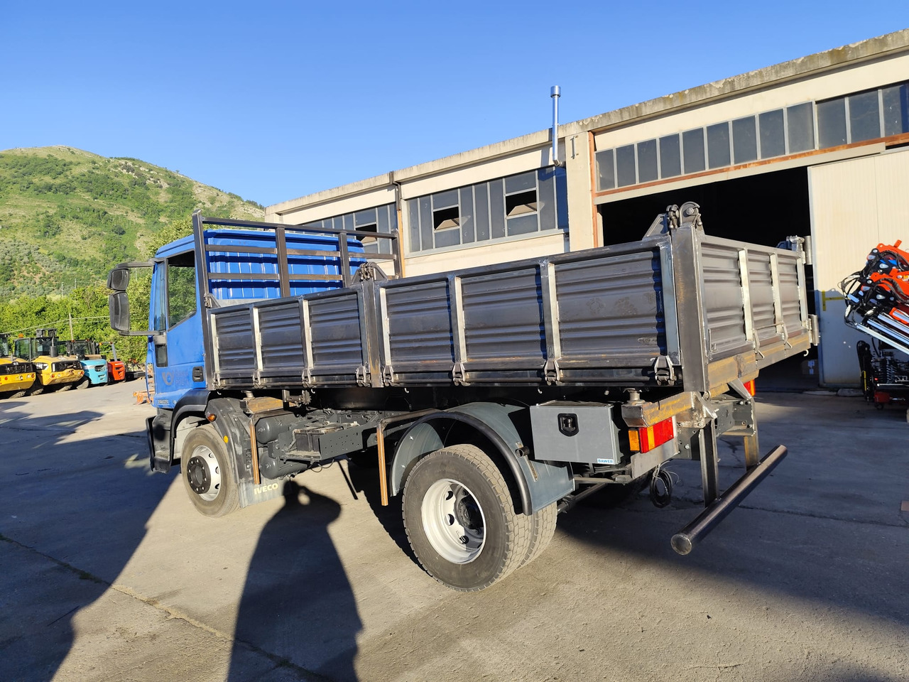IVECO EUROCARGO 150E25 - Kallurauto: pilt 2 IVECO EUROCARGO 150E25 - Kallurauto: pilt 2