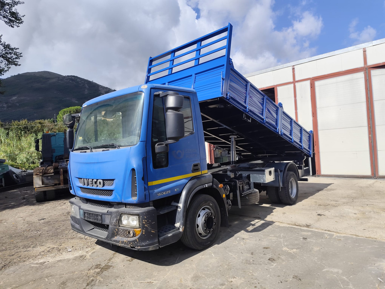 IVECO EUROCARGO 150E25 - Kallurauto: pilt 1 IVECO EUROCARGO 150E25 - Kallurauto: pilt 1