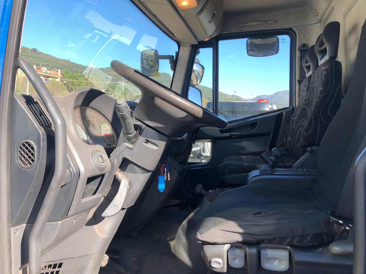 Kraanaga veoauto IVECO EUROCARGO 150E25P: pilt 27