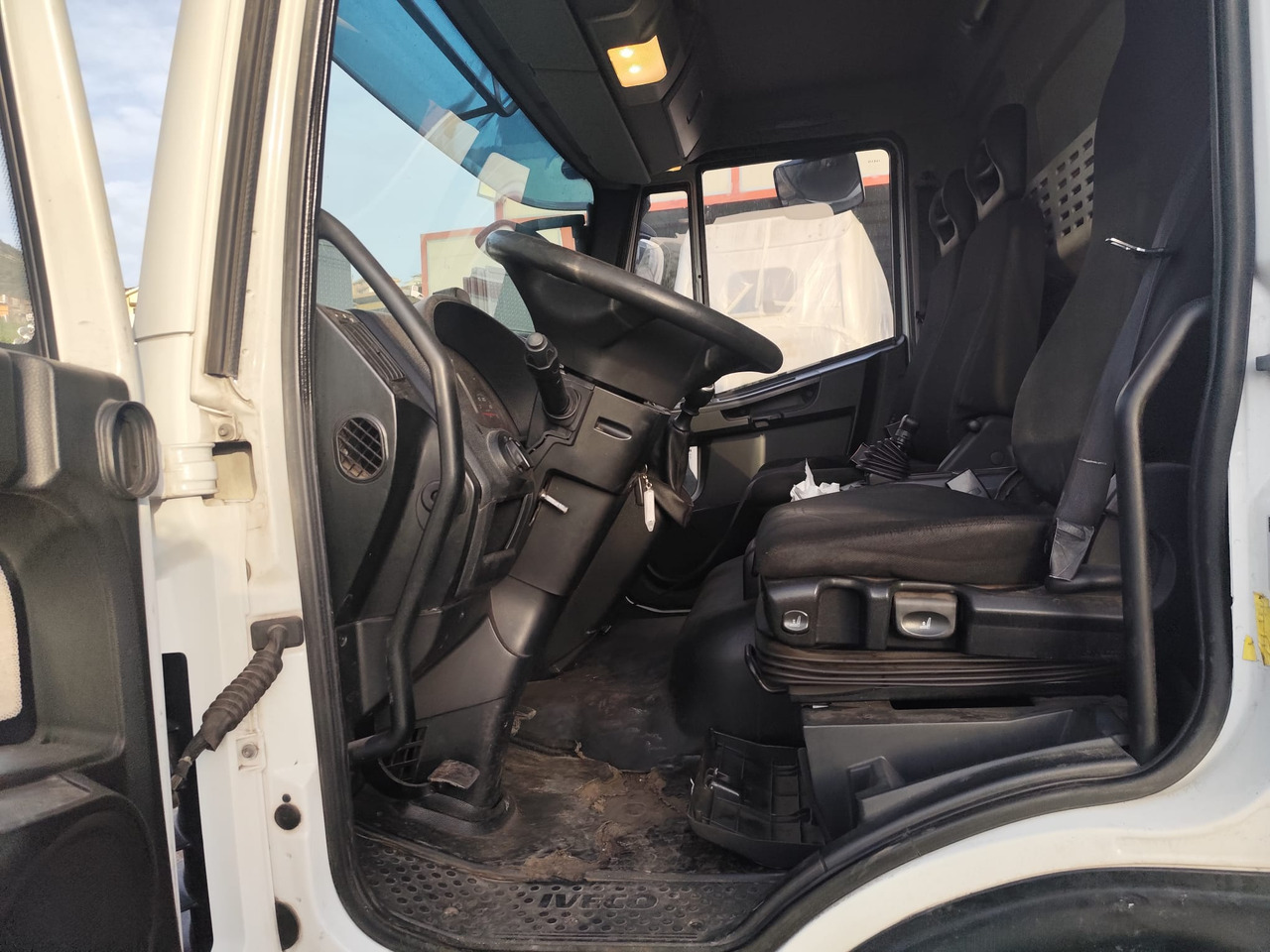 IVECO EUROCARGO 160-250 - Kabiinišassiiga veoauto: pilt 3 IVECO EUROCARGO 160-250 - Kabiinišassiiga veoauto: pilt 3