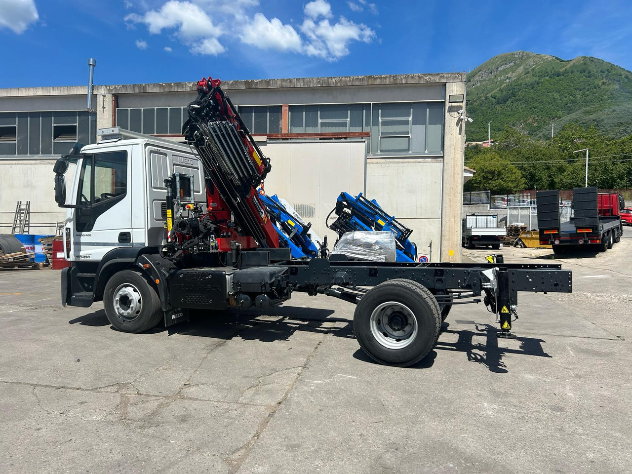 IVECO EUROCARGO 160-250 - Kraanaga veoauto: pilt 5 IVECO EUROCARGO 160-250 - Kraanaga veoauto: pilt 5