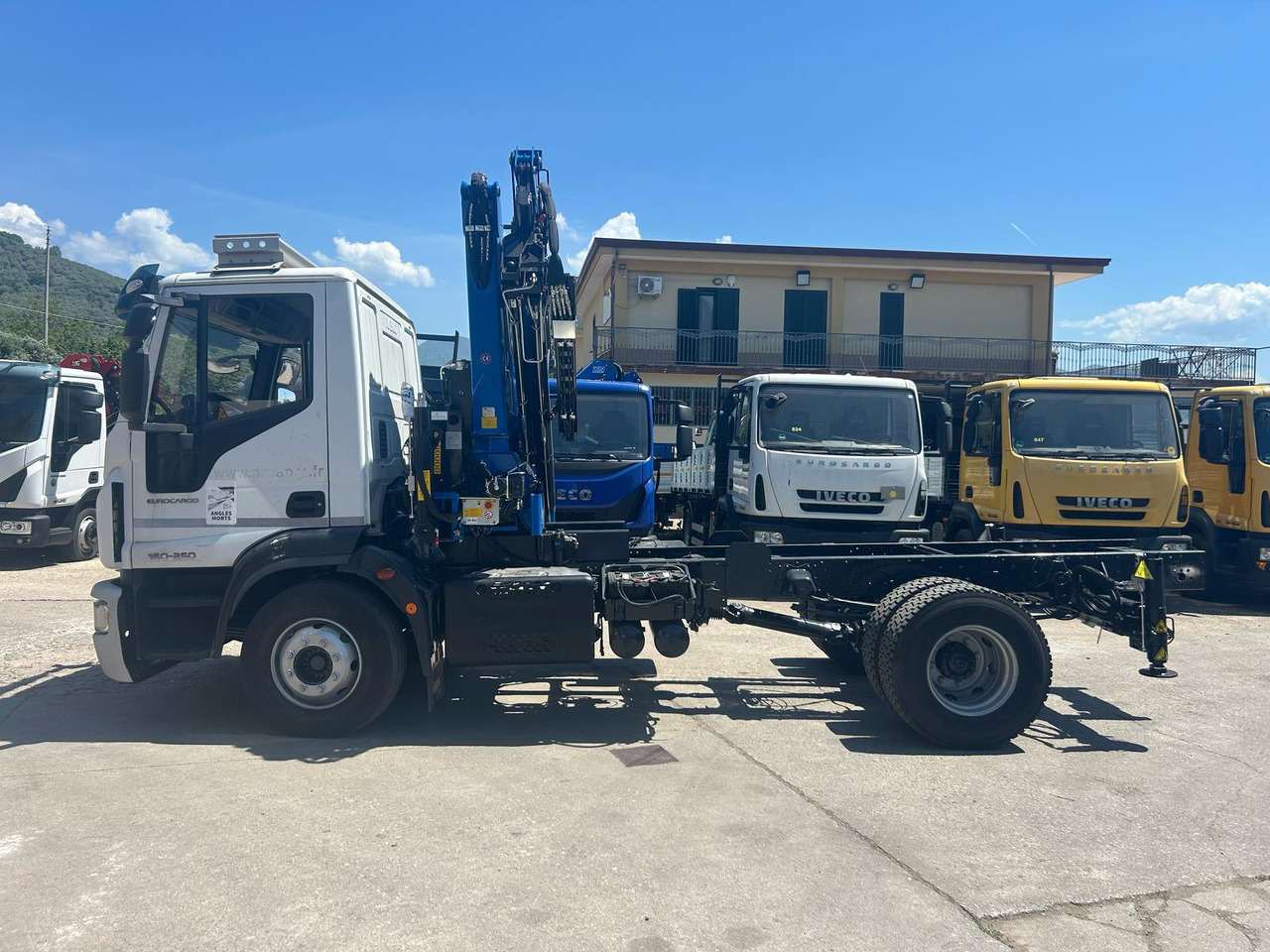IVECO EUROCARGO 160-250 - Kraanaga veoauto: pilt 3 IVECO EUROCARGO 160-250 - Kraanaga veoauto: pilt 3