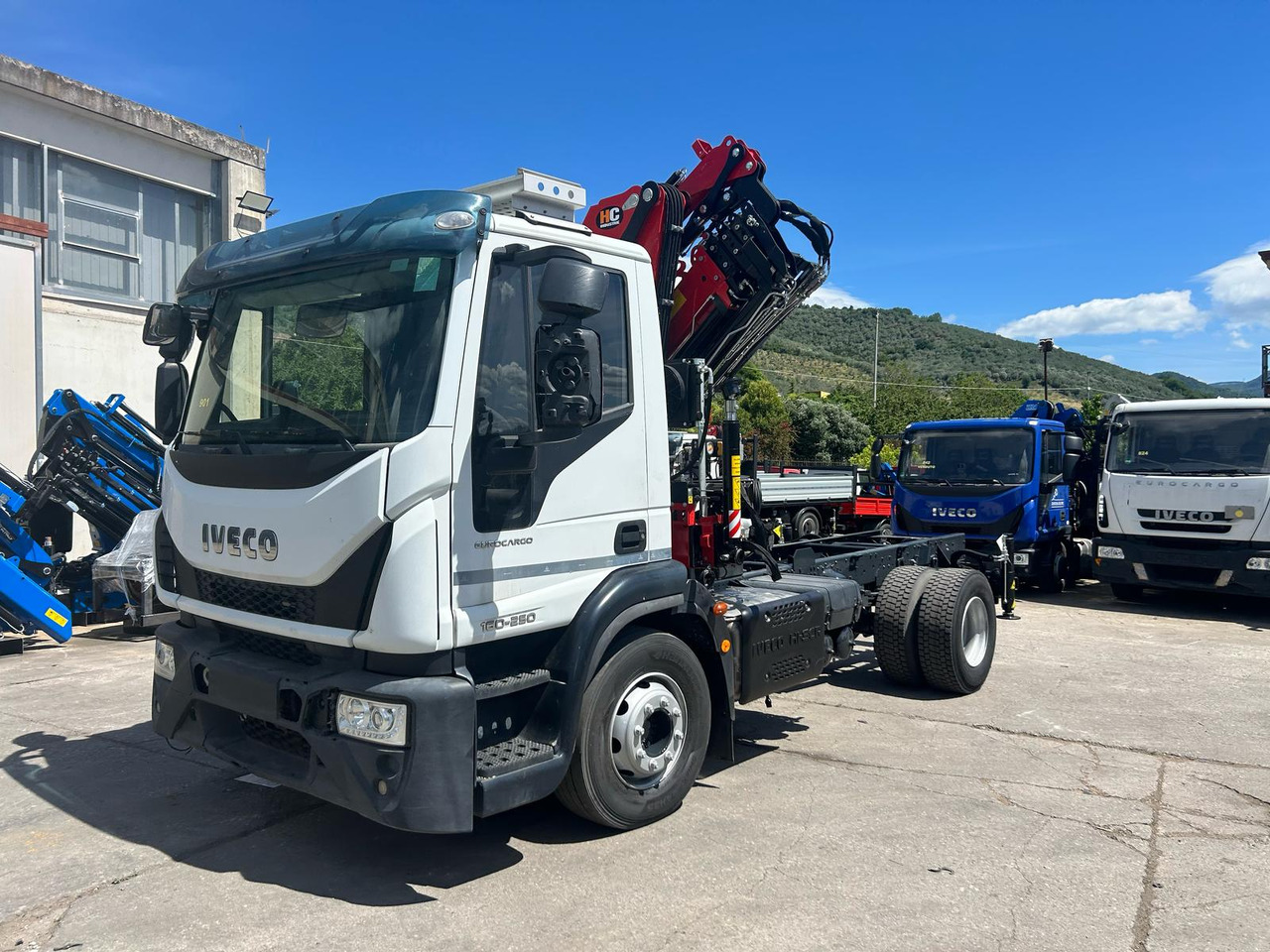 IVECO EUROCARGO 160-250 - Kraanaga veoauto: pilt 1 IVECO EUROCARGO 160-250 - Kraanaga veoauto: pilt 1