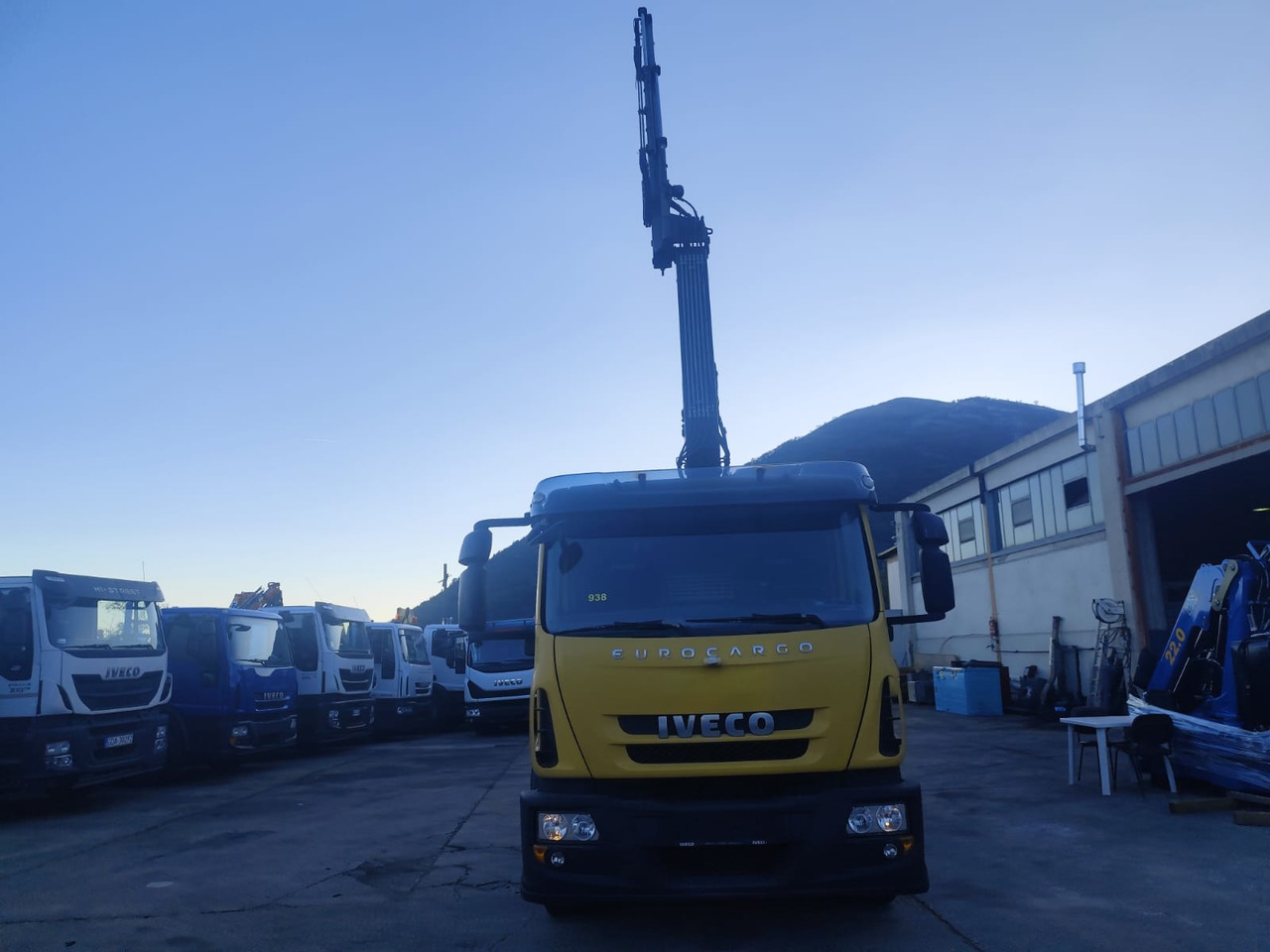 IVECO EUROCARGO 160E30 - Kraanaga veoauto: pilt 4 IVECO EUROCARGO 160E30 - Kraanaga veoauto: pilt 4