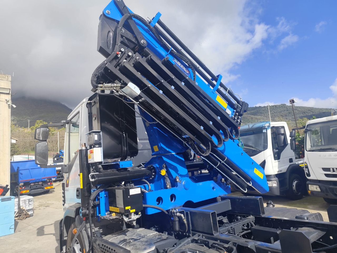 IVECO EUROCARGO 180-250 - Kraanaga veoauto, Kraanaga veoauto: pilt 5 IVECO EUROCARGO 180-250 - Kraanaga veoauto, Kraanaga veoauto: pilt 5