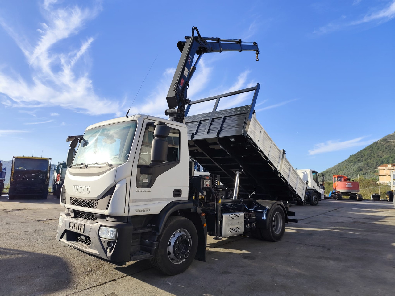IVECO EUROCARGO 180-250 - Kraanaga veoauto, Kraanaga veoauto: pilt 1 IVECO EUROCARGO 180-250 - Kraanaga veoauto, Kraanaga veoauto: pilt 1